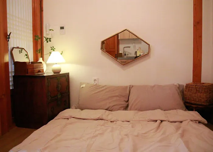 게스트하우스 트래블 라이트 한옥 서울 4*